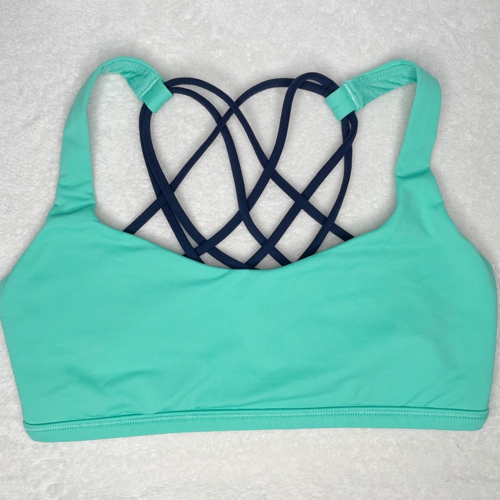 EUC Lululemon Green navy blue turquoise Free to be wild sports bra